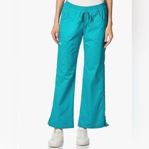 Cherokee Women Scrub Pants w/Contemporary Fit Low Rise,Flare Bottom 6 Pocket 2XP